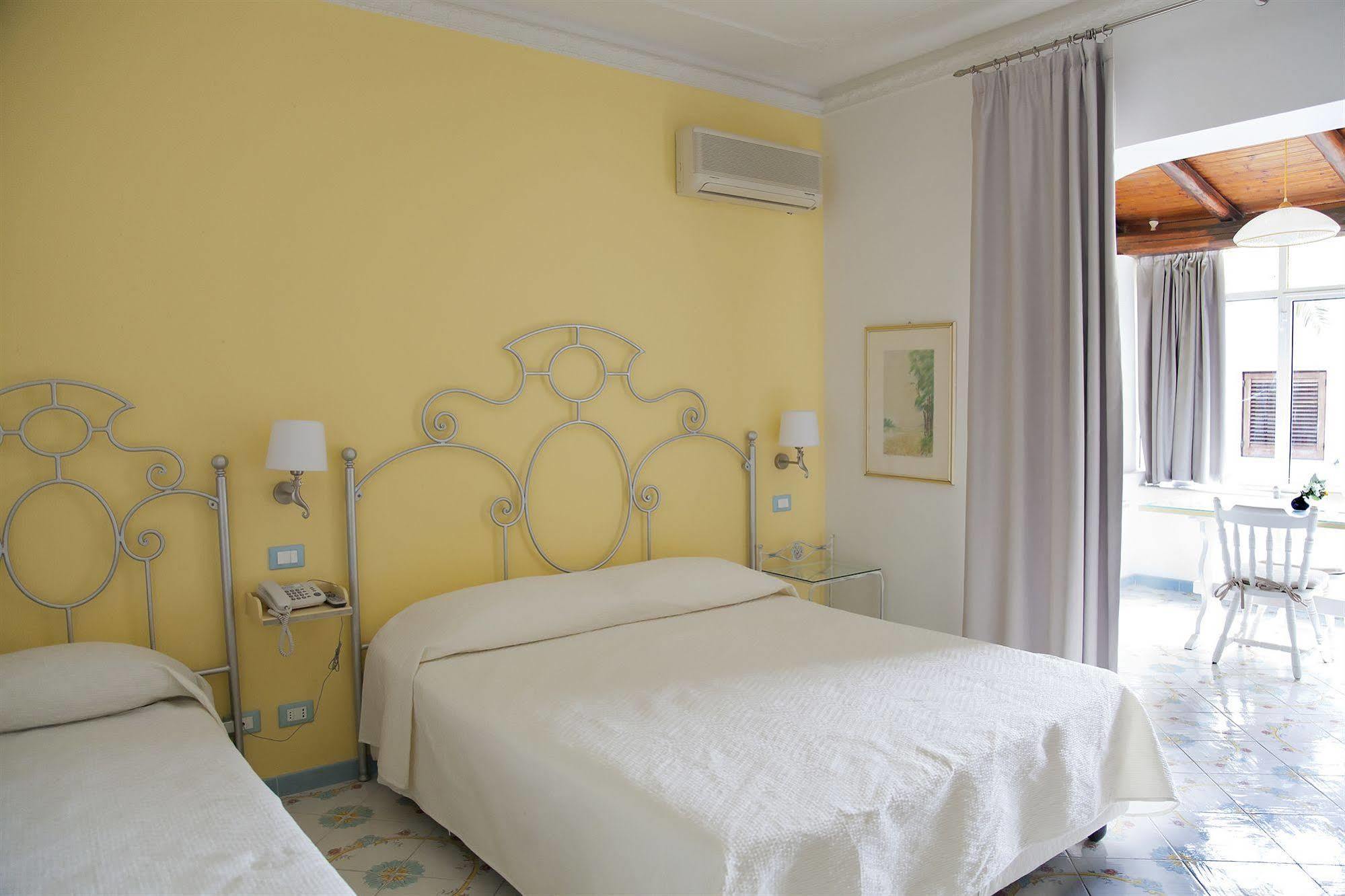Hotel Residence Mendolita Lipari  Exterior photo